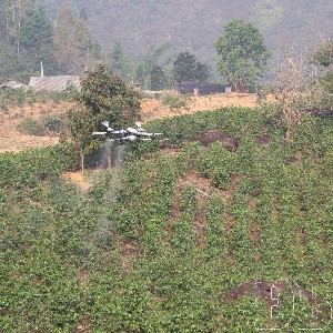 Xã Mường Ảng (tỉnh Điện Biên) trình diễn thủ nghiệm ứng dụng UAV. Ảnh: Nhật Phương.