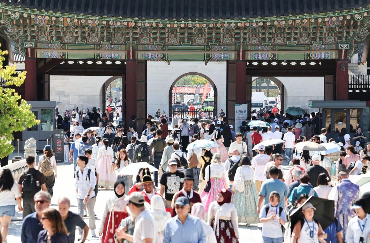 Ngành du lịch Hàn Quốc đã triển khai K-Tour Pass tại thành phố biển Busan, nhằm "kéo" du khách di chuyển ra khỏi Seoul. Ảnh: Korea JoongAng Daily