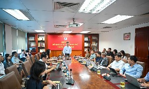 Hội nghị nắm bắt tình hình, tháo gỡ khó khăn, vướng mắc của các doanh nghiệp viễn thông và bàn giải pháp tạo động lực phát triển trong những tháng cuối năm 2026. Ảnh: Lê Minh