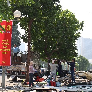 Hàng loạt công trình vi phạm đã tồn tại nhiều năm đang được chính quyền thành phố Hà Nội xử lý triệt để. Ảnh: Song Hoàng.