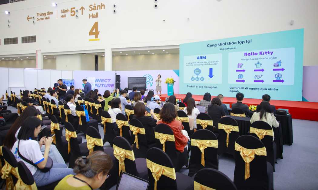 Diễn đàn “Công nghệ số và AI trong kiến tạo nền kinh tế sáng tạo: Từ tài nguyên văn hóa đến năng lực cạnh tranh quốc gia” ngày 8/10 tại Hà Nội.