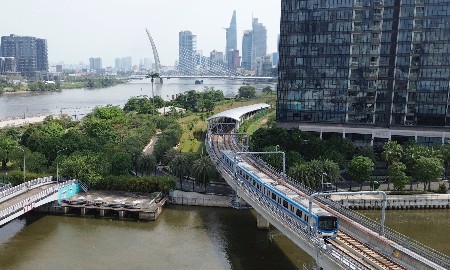 Hàng loạt dự án hạ tầng quy mô lớn đang mở ra thị trường mới cho ngành cơ khí TP.Hồ Chí Minh. Ảnh: Hoàng Hùng
