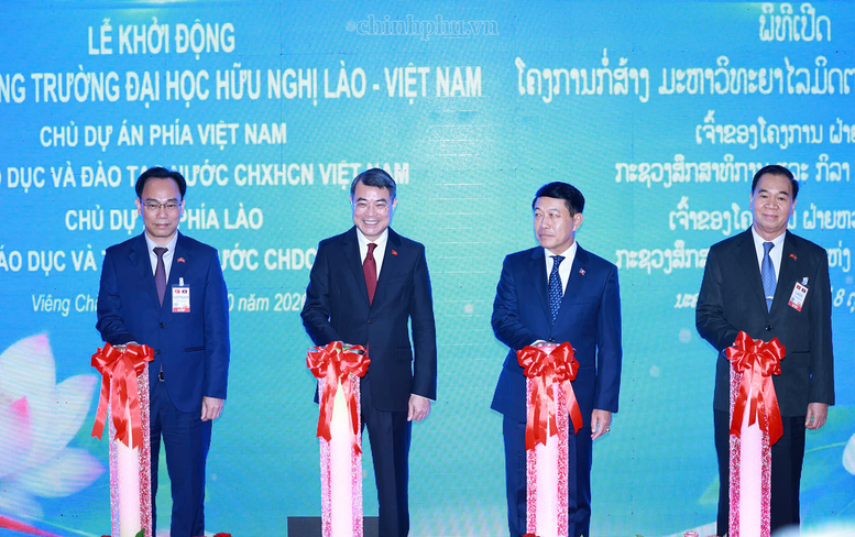 Thủ tướng Chính phủ Lê Minh Hưng và Thủ tướng Lào Saleumxay Kommasith dự lễ khởi động dự án xây dựng Trường Đại học Hữu nghị Lào - Việt Nam. Ảnh: chinhphu.vn/Nhật Bắc