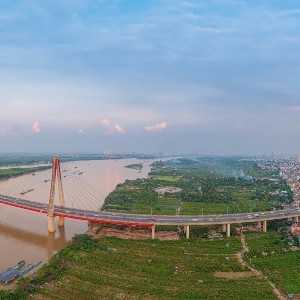Cầu Nhật Tân - Ảnh: Phạm Tuấn Anh - TTXVN