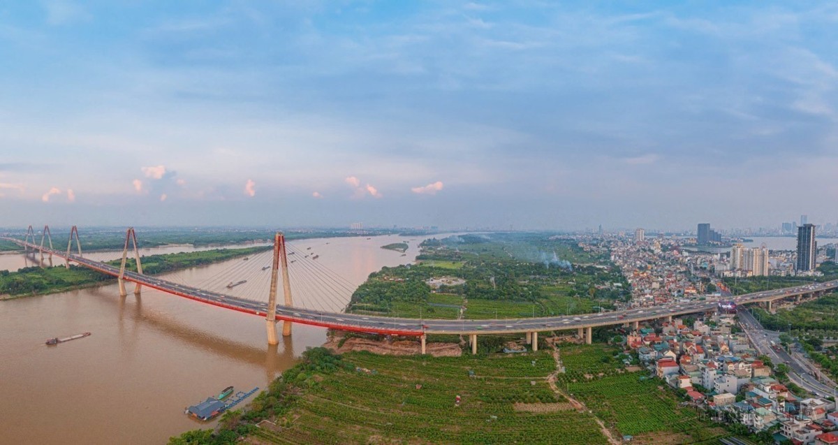 Cầu Nhật Tân - Ảnh: Phạm Tuấn Anh - TTXVN