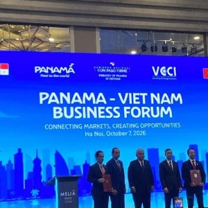 Tổng thống Panama José Raúl Mulino chứng kiến lễ ký kết Biên bản ghi nhớ (MOU) giữa VCCI và Phòng Thương mại, Công nghiệp và Nông nghiệp Panama (CCIAP) - Ảnh: Song Hà.