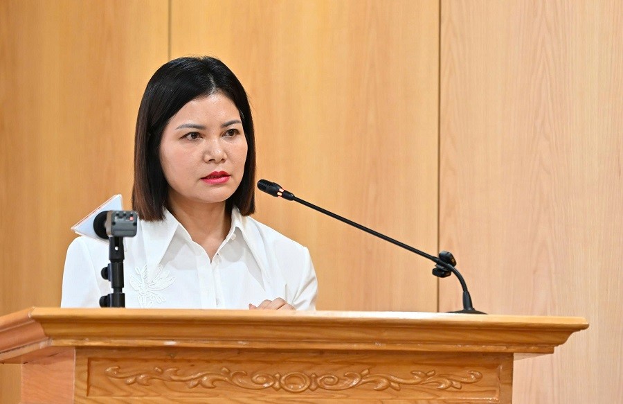 Bà Nguyễn Thúy Hiền, Phó cục trưởng Cục Quản lý và Phát triển thị trường trong nước (Bộ Công Thương) cung cấp một số thông tin liên quan đến lĩnh vực xăng dầu. Ảnh: Nam Nguyễn/Báo Công Thương.