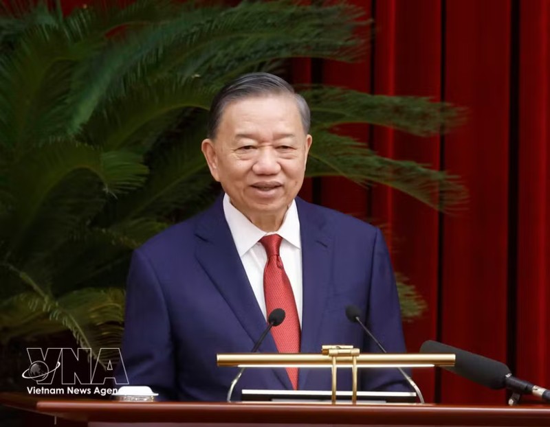 Fourth plenum of the 14th Party Central Committee wraps up 