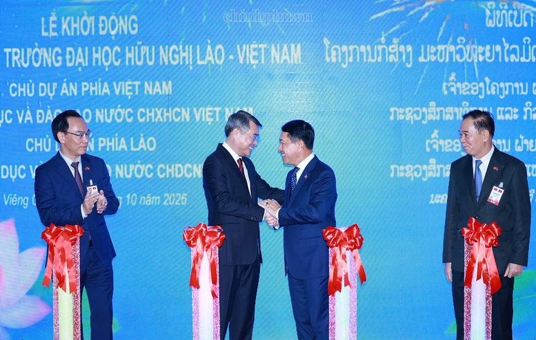 Thủ tướng Chính phủ Lê Minh Hưng và Thủ tướng Lào Saleumxay Kommasith dự lễ khởi động dự án xây dựng Trường Đại học Hữu nghị Lào - Việt Nam. Ảnh: chinhphu.vn/Nhật Bắc