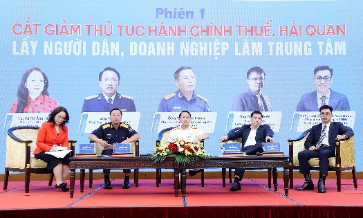 Doanh nghiệp lo rủi ro từ cách phân loại mã hàng hoá xuất nhập khẩu. Ảnh: BTC