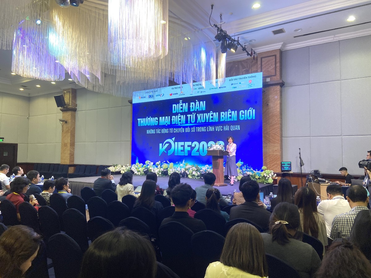 Diễn đàn Thương mại điện tử xuyên biên giới (VOIEF 2026) với chủ đề “Những tác động từ chuyển đổi số trong lĩnh vực hải quan”, ngày 8/10/2026. Ảnh: Song Hà.