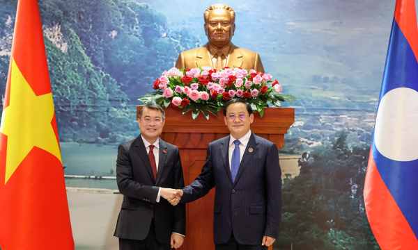 Thủ tướng Lê Minh Hưng đề nghị Lào quan tâm tháo gỡ điểm nghẽn, thúc đẩy các dự án hợp tác trọng điểm