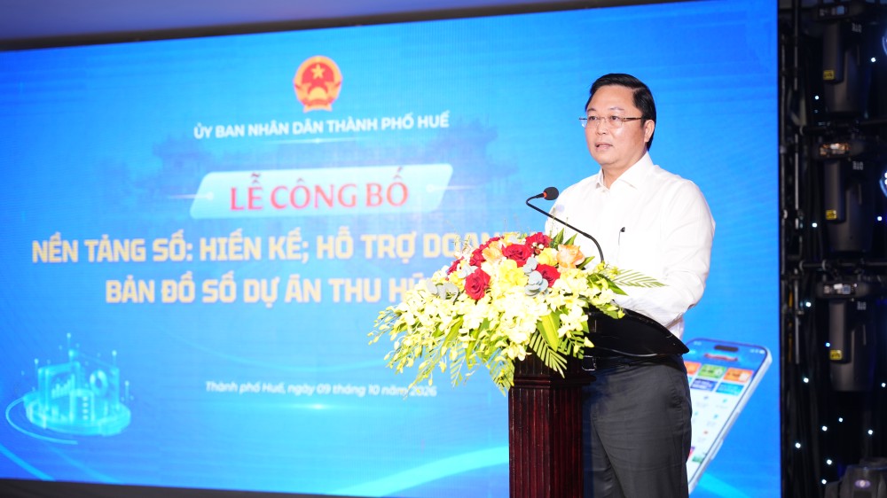 Chủ tịch UBND thành phố Huế Lê Trí Thanh phát biểu tại buổi lễ. Ảnh: UBND TP Huế