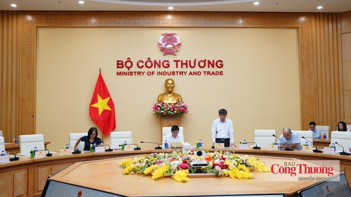 Hội thảo phổ biến “Chiến lược phát triển ngành sữa giai đoạn đến năm 2030, tầm nhìn đến năm 2045”. Ảnh: Báo Công Thương.