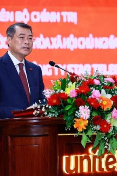 PM lauds Unitel for leading Laos’ telecoms, digital technology