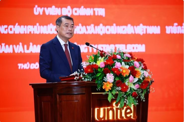 PM lauds Unitel for leading Laos’ telecoms, digital technology
