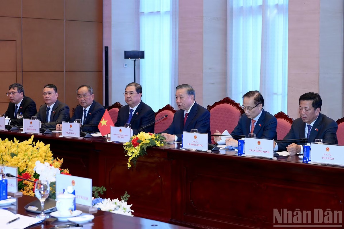 Tổng Bí thư, Chủ tịch nước Tô Lâm và các đại biểu tham dự hội đàm. Ảnh: Nhân Dân