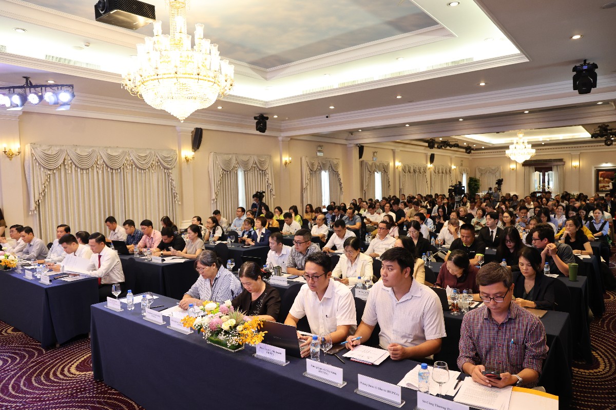 Hội nghị Đối thoại Doanh nghiệp - Chính quyền Thành phố với chuyên đề “Tháo gỡ khó khăn cho doanh nghiệp trong khu công nghệ cao, khu chế xuất và khu công nghiệp", sáng 9/10 - Ảnh: Huy Hoàng.