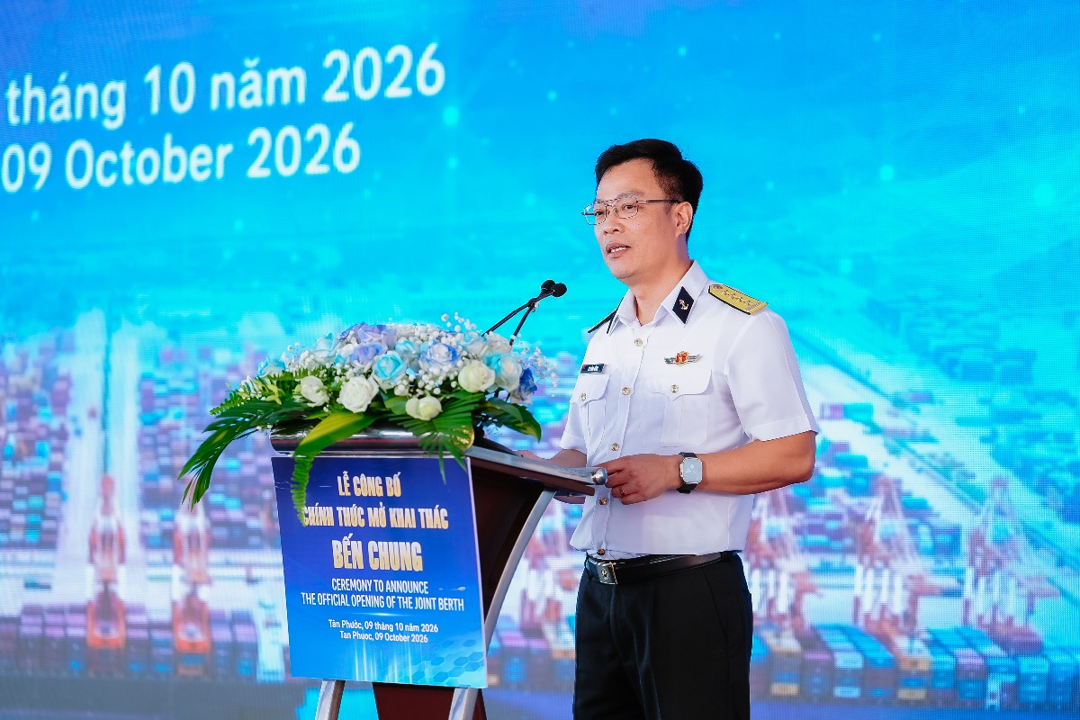 Đại tá Vũ Hồng Hùng, Giám đốc Cảng Tân Cảng - Cái Mép Thị Vải (TCTT) phát biểu công bố chính thức khai thác Bến chung.