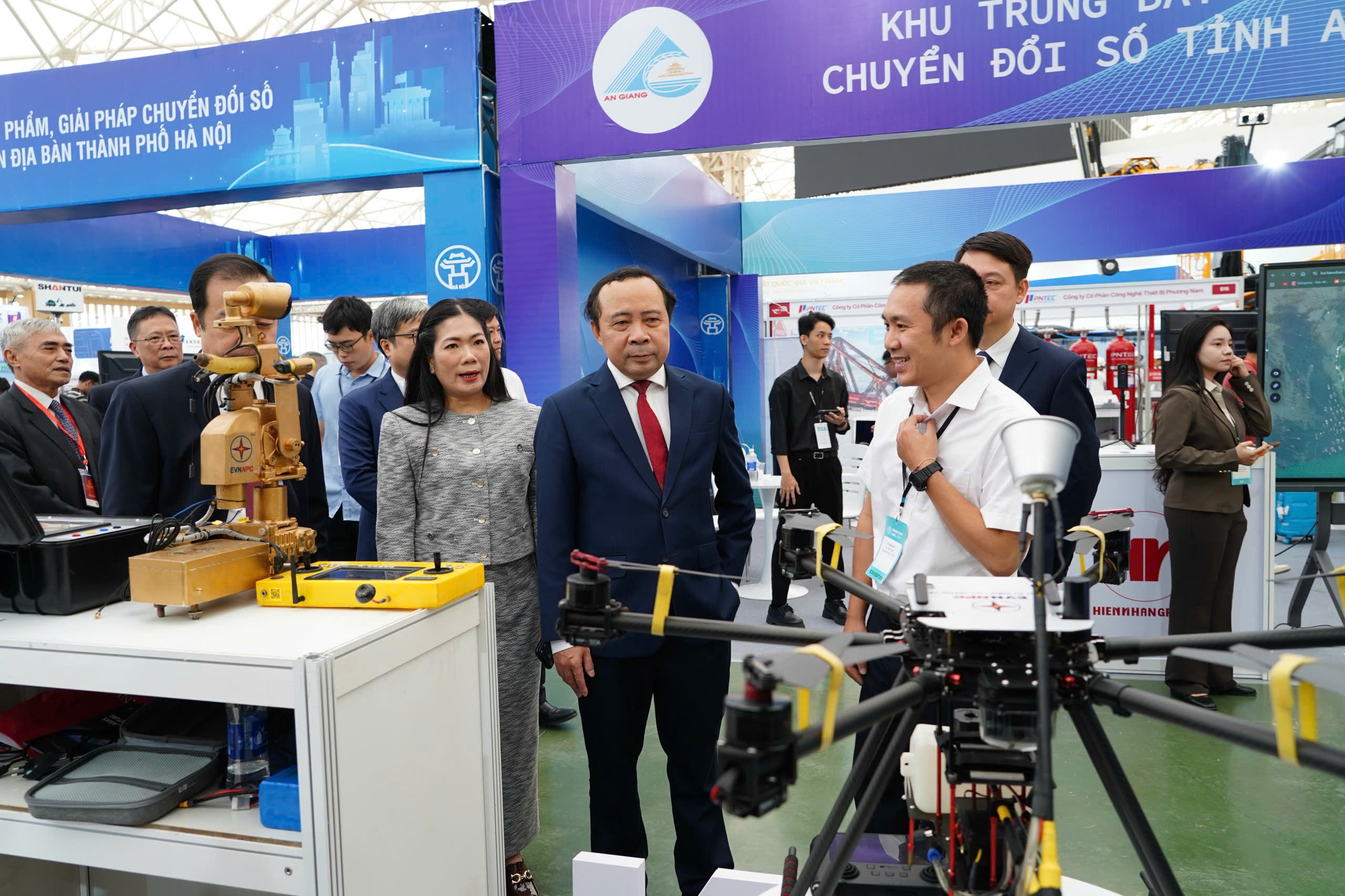 Bộ Khoa học và Công nghệ cam kết đồng hành cùng các đơn vị, địa phương, doanh nghiệp và người dân trong tổ chức thực hiện, hướng tới quốc gia số hiện đại, kinh tế số năng động, xã hội số an toàn, nhân văn.&nbsp; Ảnh: MPT