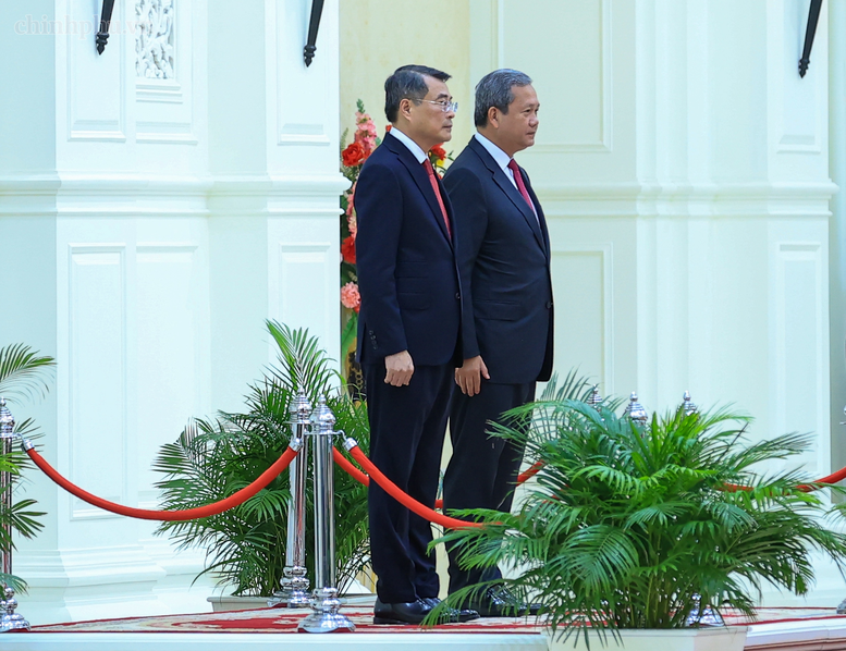 Thủ tướng Chính phủ Hoàng gia Campuchia Hun Manet chủ trì lễ đón chính thức Thủ tướng Chính phủ Lê Minh Hưng - Ảnh: chinhphu.vn/Nhật Bắc