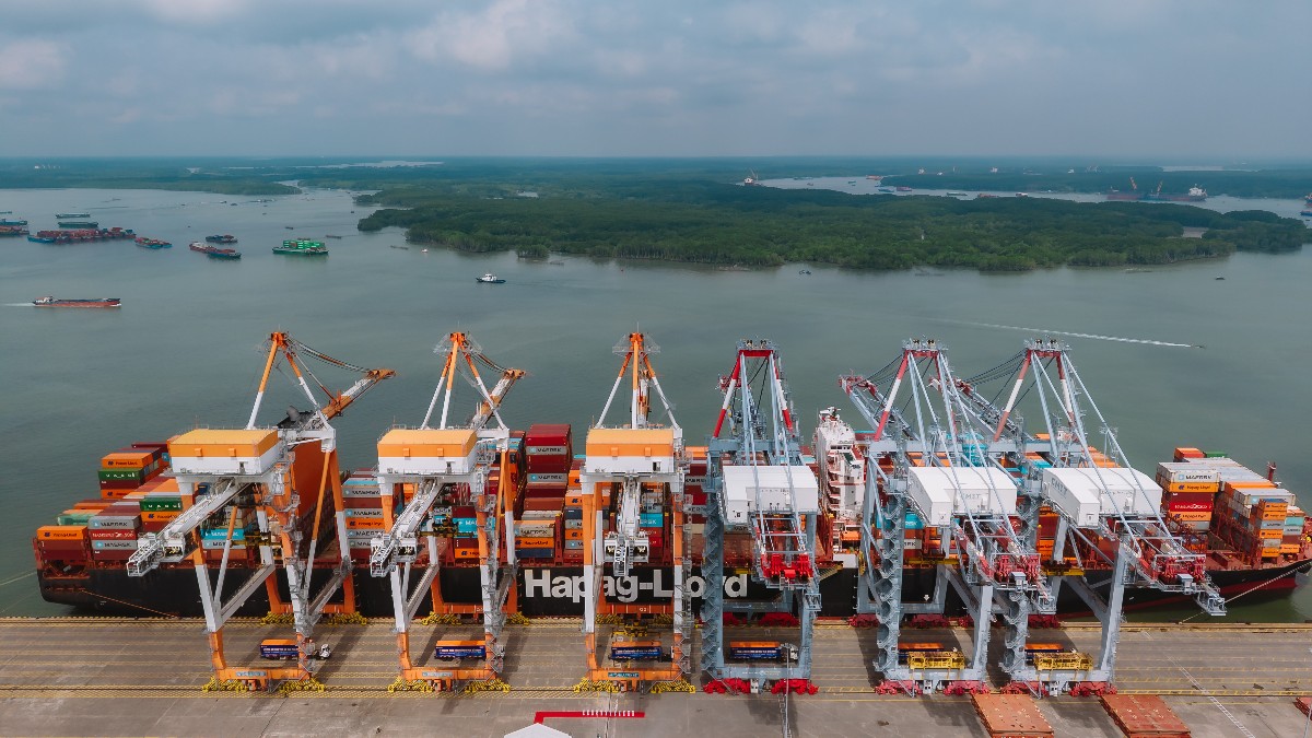 Tàu AIN SNAN EXPRESS thuộc hãng tàu Hapag-Lloyd khai thác tại Bến chung TCTT - CMIT trong buổi lễ công bố.