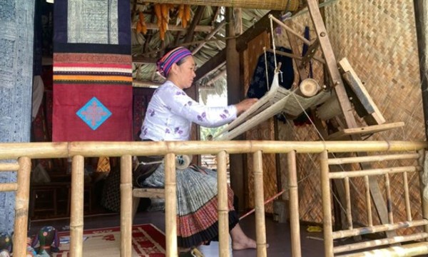Nghề dệt vải lanh trước cơ hội mới và nỗi lo thiếu người nối nghề