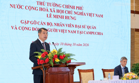 Thủ tướng Lê Minh Hưng gặp cộng đồng và các cơ quan đại diện Việt Nam tại Campuchia - Ảnh: chinhphu.vn/Nhật Bắc