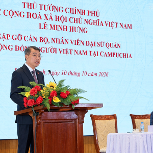 Thủ tướng Lê Minh Hưng gặp cộng đồng và các cơ quan đại diện Việt Nam tại Campuchia - Ảnh: chinhphu.vn/Nhật Bắc