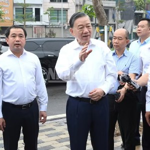 Tổng Bí thư, Chủ tịch nước Tô Lâm kiểm tra Dự án bãi đỗ xe, cây xanh tại khu vực đường Vành đai 1 và đường La Thành, Hà Nội. Ảnh: Nhân Dân.