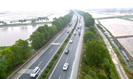 Một đoạn cao tốc Cầu Giẽ - Ninh Bình. Ảnh: PV VnEconomy.