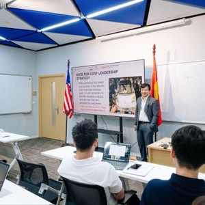 Không gian lớp học MBA chuẩn Mỹ ngay tại Việt Nam. (Ảnh: DNCC).