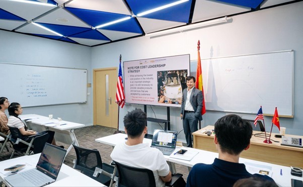 Không gian lớp học MBA chuẩn Mỹ ngay tại Việt Nam. (Ảnh: DNCC).