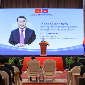 Thủ tướng Lê Minh Hưng phát biểu tại Diễn đàn - Ảnh: chinhphu.vn/Nhật Bắc