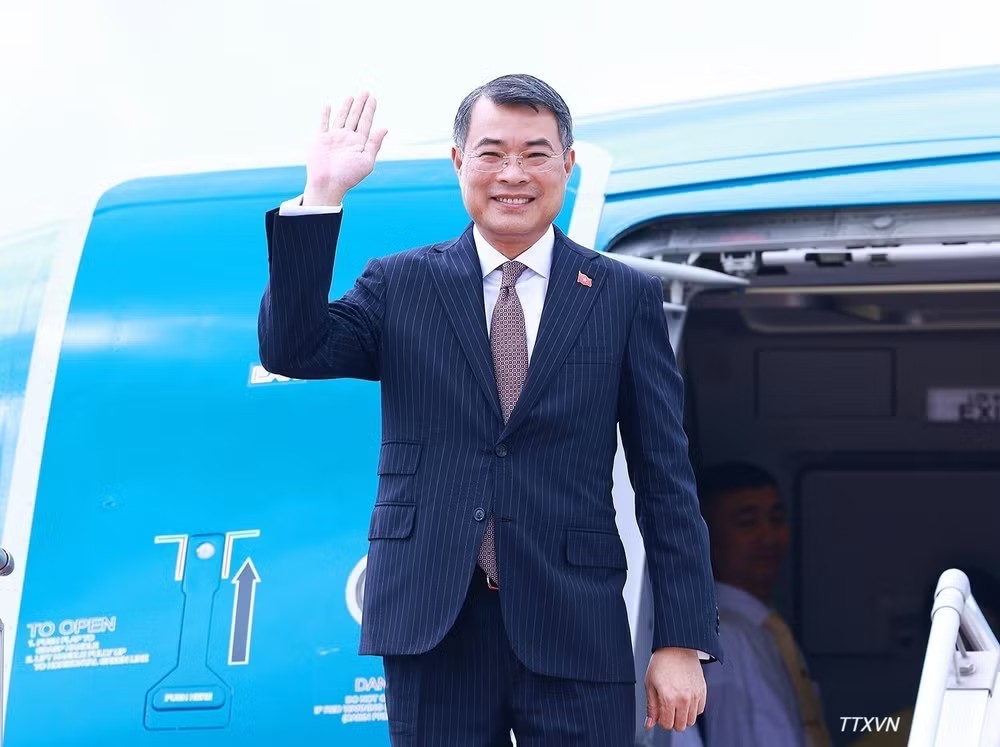 Thủ tướng Lê Minh Hưng rời thủ đô Phnom Penh về nước, kết thúc tốt đẹp chuyến thăm chính thức Vương quốc Campuchia. Ảnh: TTXVN