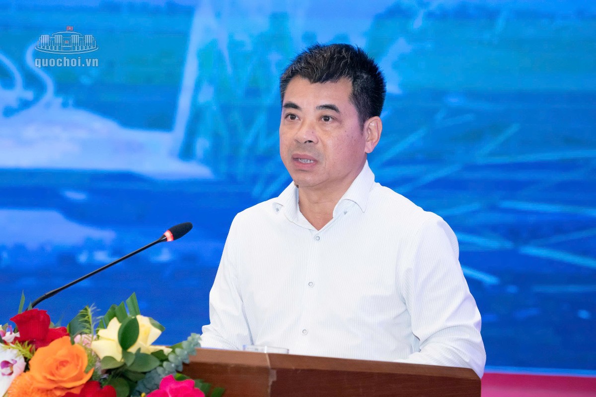 Vụ trưởng Vụ Pháp chế, Bộ Văn hóa, Thể thao và Du lịch Phạm Cao Thái trình bày tham luận tại hội thảo. Ảnh: Cổng thông tin điện tử Quốc hội.