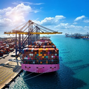Kim ngạch xuất khẩu của Việt Nam đạt hàng trăm tỷ USD mỗi năm, nhưng giá trị giữ lại cho nền kinh tế chưa tương xứng với quy mô. Ảnh: Magnific.