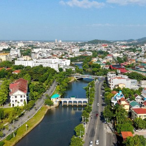 Cảnh quan đôi bờ sông An Cựu, thành phố Huế. Ảnh: UBND TP Huế