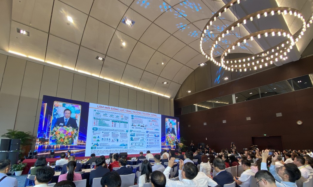 TS Nguyễn Đức Hiển, Phó Trưởng Ban Chính sách, Chiến lược Trung ương phát biểu tại diễn đàn. Ảnh: Song Hà.