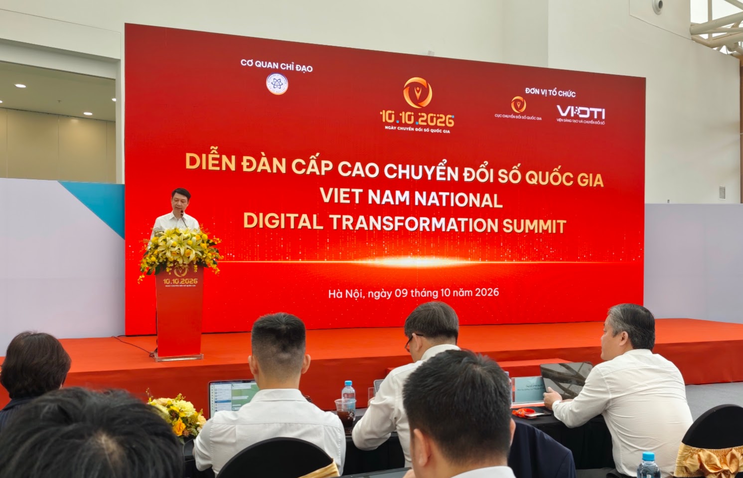 Cục trưởng Cục Chuyển đổi số quốc gia, ông Trần Duy Ninh, cho biết&nbsp;để chuyển đổi số thực sự làm thay đổi hoạt động của cơ quan nhà nước, đời sống người dân và hoạt động của doanh nghiệp, vẫn còn những bài toán mới cần được giải quyết. Ảnh: B.B
