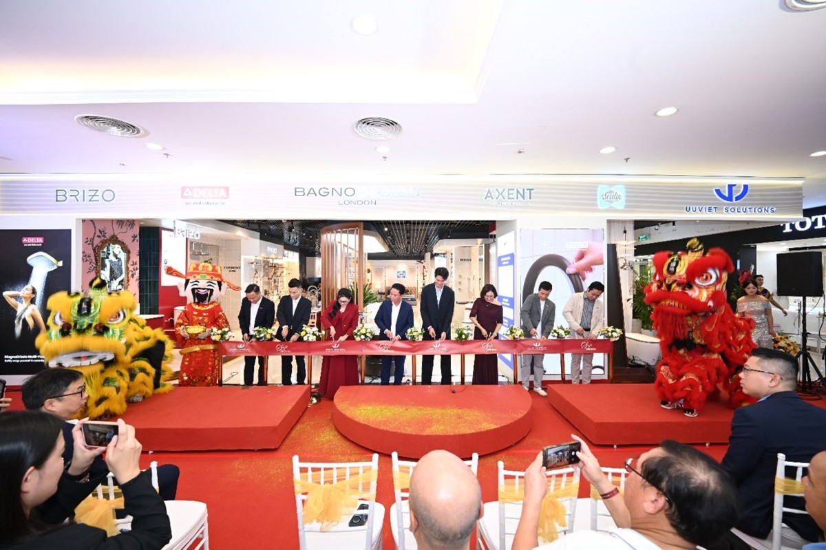 Ngày 10/10/2026, Uuviet Solutions khai trương showroom mới tại Hà Nội tọa lạc tầng B1, Trung tâm thương mại Vincom Mega Mall Royal City.