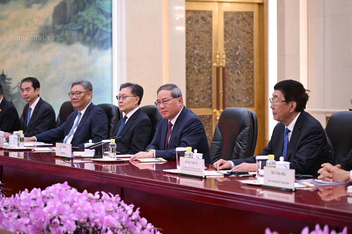 Thủ tướng Quốc vụ viện Trung Quốc Lý Cường và các đại biểu cấp cao. Ảnh: Cổng thông tin điện tử Quốc hội.