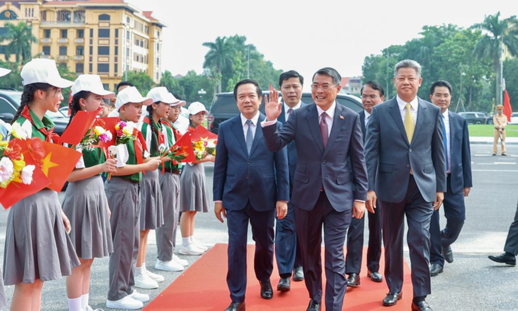 Thủ tướng Lê Minh Hưng đến dự Hội nghị công bố Quy hoạch tỉnh Hưng Yên thời kỳ 2021 - 2030, tầm nhìn đến năm 2050 - Ảnh: chinhphu.vn/Nhật Bắc
