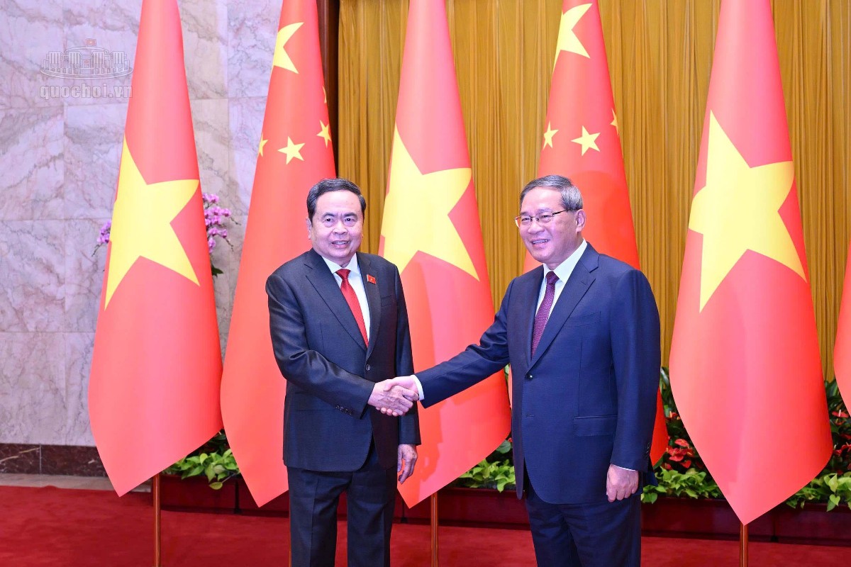 Chủ tịch Quốc hội Trần Thanh Mẫn hội kiến Thủ tướng Trung Quốc Lý Cường. Ảnh: Cổng thông tin điện tử Quốc hội.