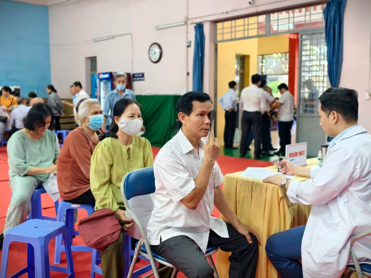 Việc tổ chức khám sức khỏe phải gắn với quản lý sức khỏe liên tục, toàn diện theo vòng đời. Ảnh: Bệnh viện Đa khoa Bình Dương