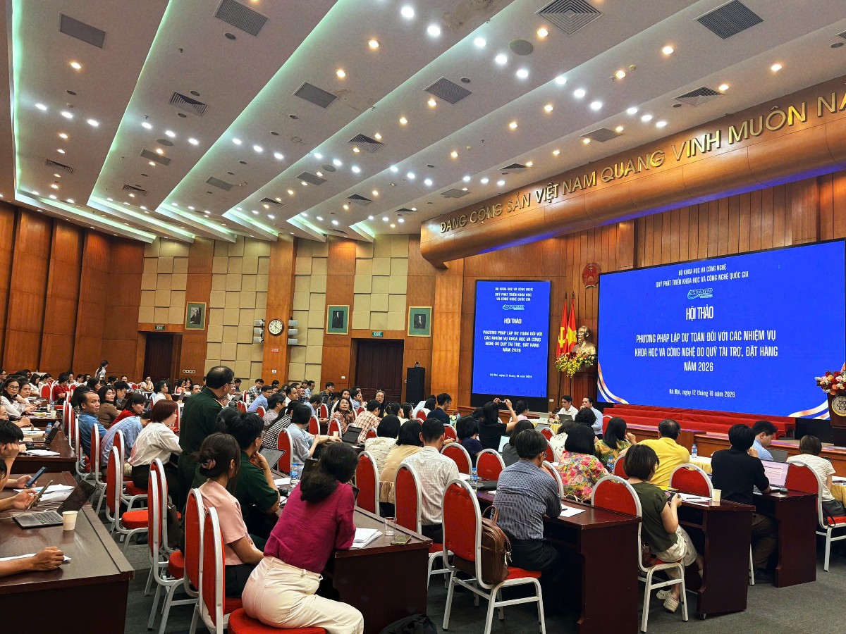 Hàng trăm nhà khoa học, tổ chức khoa học và công nghệ tham gia cả trực tuyến và trực tiếp Hội thảo được NAFOSTED tổ chức ngày 12/10.