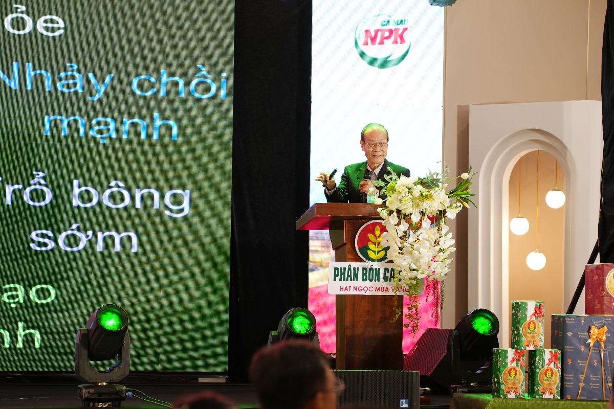 GS.TS Nguyễn Bảo Vệ - Nguyên Trưởng khoa Nông nghiệp, trường Đại học Cần Thơ đã gắn bó với chương trình Tham quan nhà máy nhiều năm.