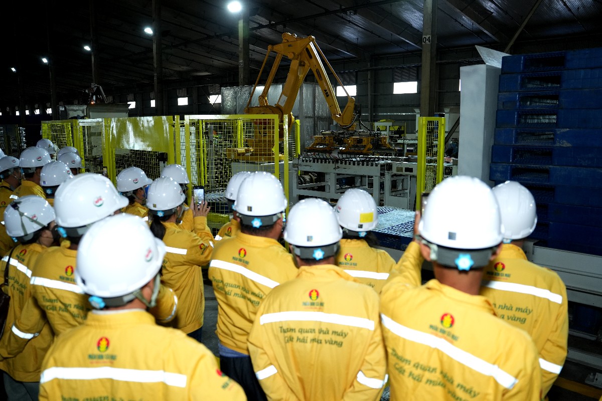 Nhà máy Phân Bón Cà Mau mở rộng cánh cửa đón gần 1.500 nông dân tới tham quan trong tháng 10/2026.