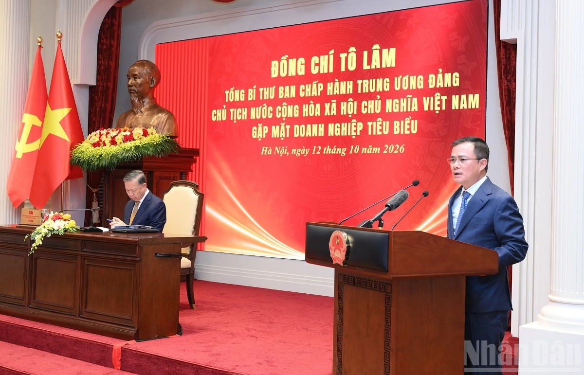 Đại biểu doanh nghiệp tiêu biểu phát biểu tại cuộc gặp mặt. Ảnh: Nhân Dân