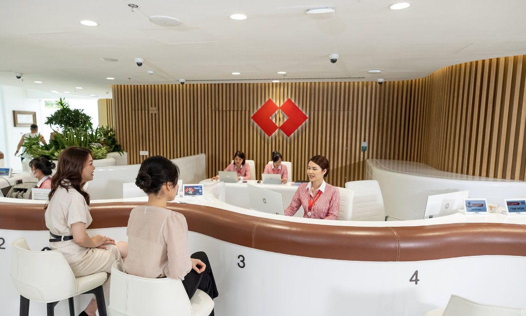 Theo đánh giá của Euromoney, Techcombank nổi bật nhờ nền tảng tài chính vững mạnh, chiến lược lấy khách hàng làm trọng tâm, năng lực quản trị rủi ro cùng những đầu tư dài hạn vào công nghệ, dữ liệu và con người.